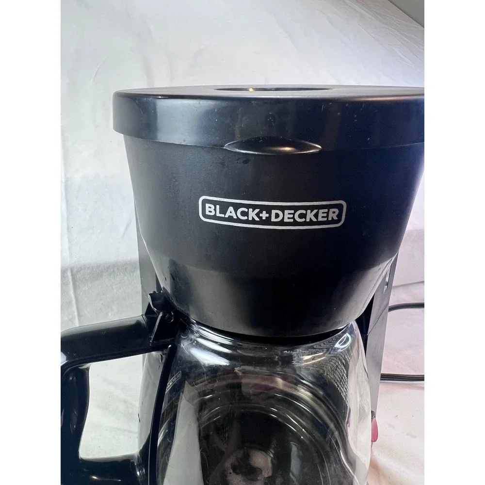 Black+Decker 5-Cup Drip Coffee Maker Black Glass Carafe DCM600B